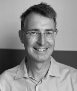 Dr.                                                          Jörg Spennemann