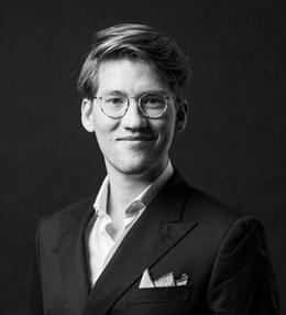 Dr.                                                          Julius Speth